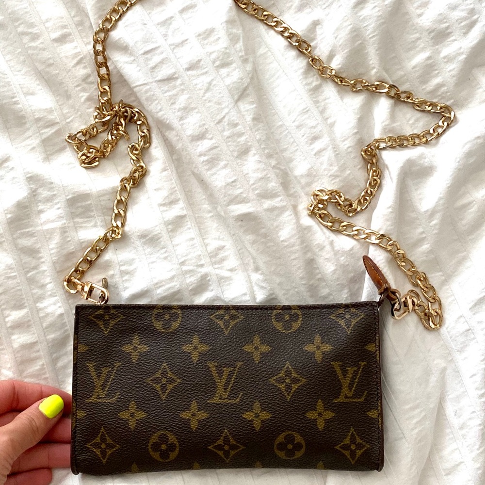 Authentic Louis Vuitton with Chain - Crossbody